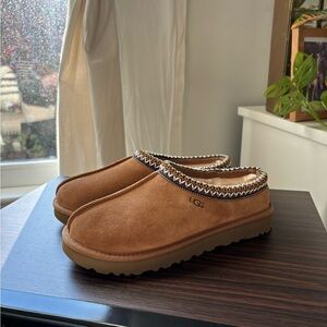 NEVER WORN Ugg Tasman Slipps